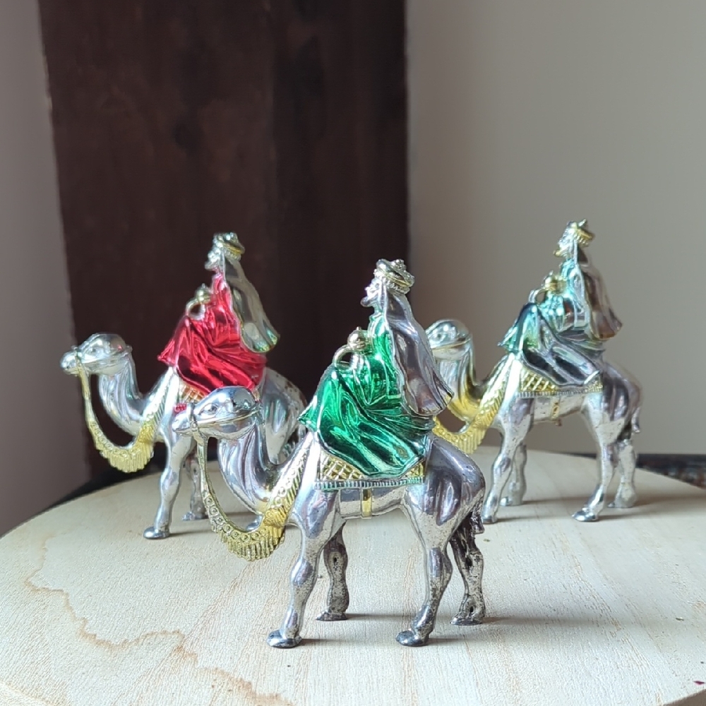 Three Vintage Bradford Wiseman On Camels Plastic Nativity Scene Figurines
